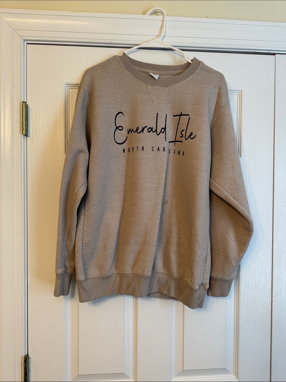Emerald Isle North Carolina Men's Crewneck Sweatshirt - Beige